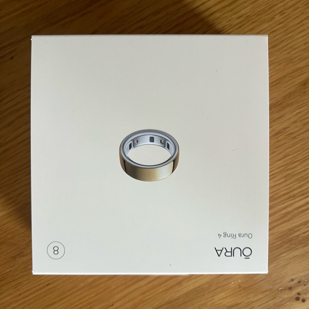 Oura Ring 4 in Gold